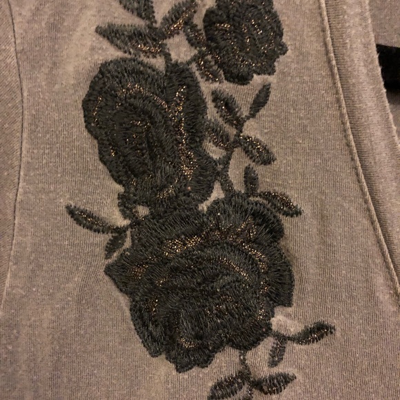 AEO Embroidered T - Picture 3 of 4